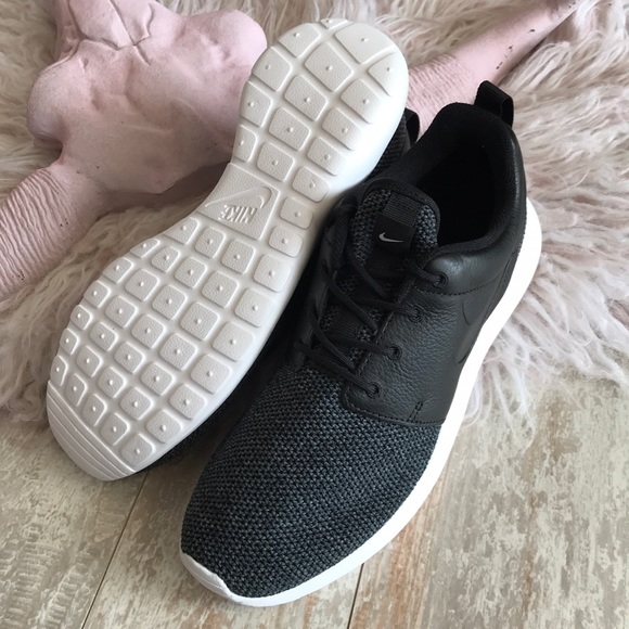 NWT Nike Roshe One knit Leather - Picture 7 of 7